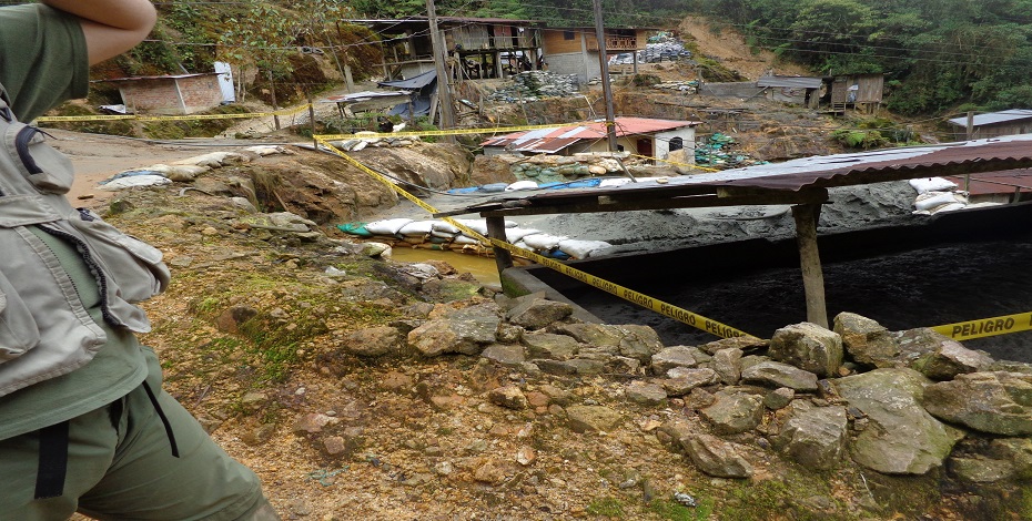 Detalle de relaves en las viviendas Chinapintza. (Zamora. 2015)